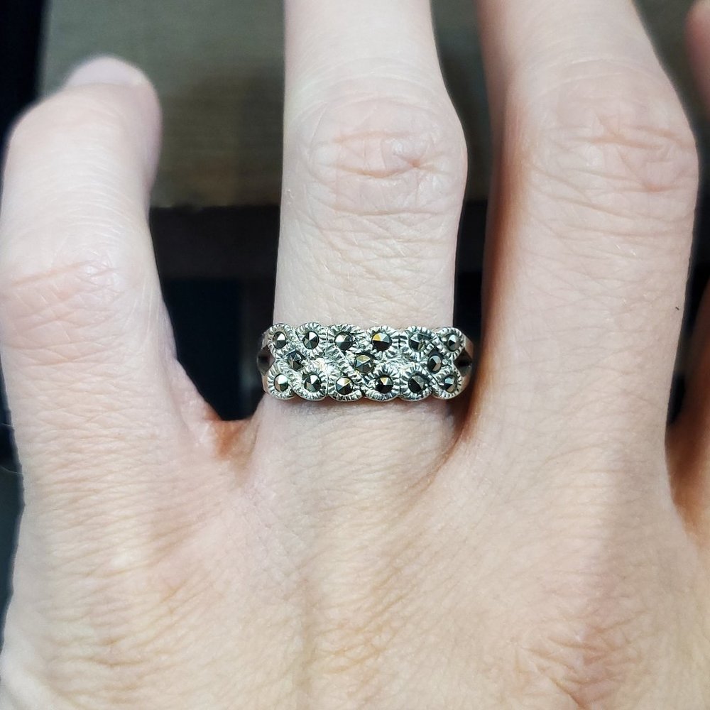 Size 8 Sterling Silver Cool Marcasite Stone Pattern Ring